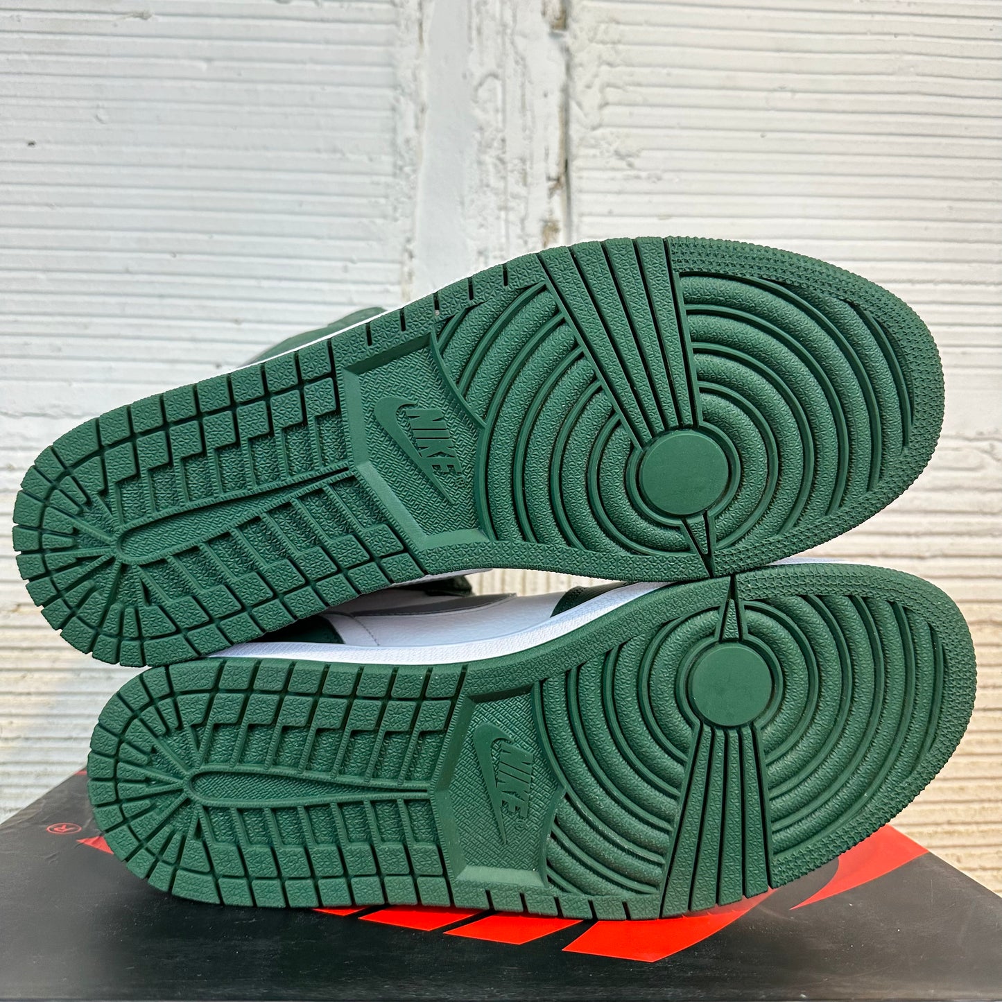 Air Jordan 1 High Gorge Green Sz 11.5