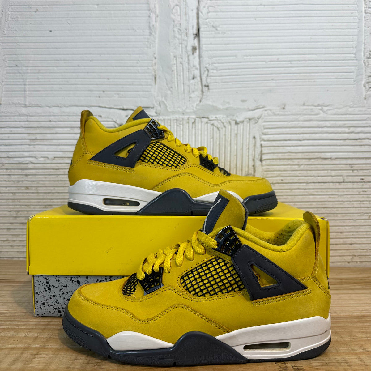 Air Jordan 4 Retro Lightning (2021) Sz 8.5 – The Gallery Online