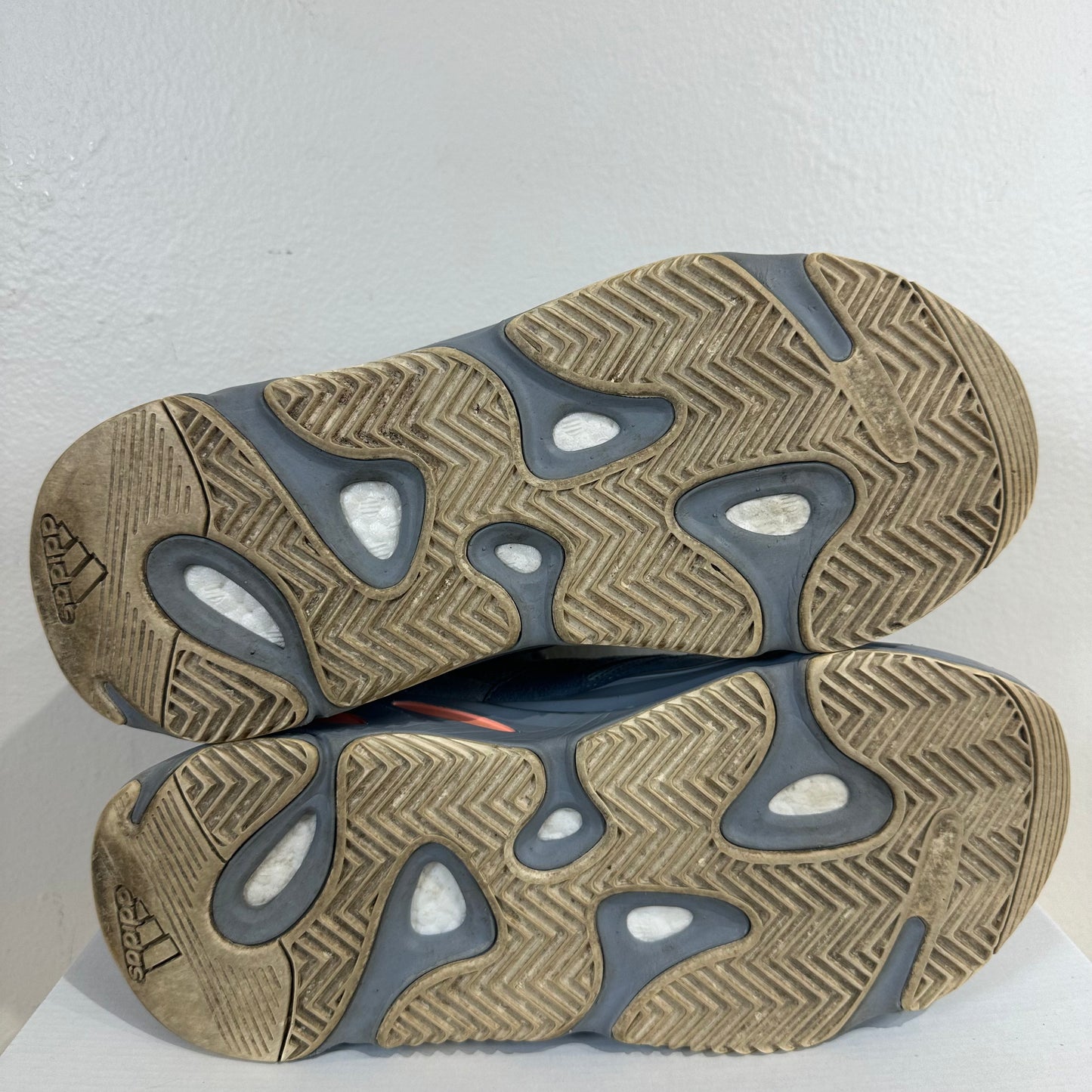 Adidas Yeezy 700 Inertia Sz 10.5