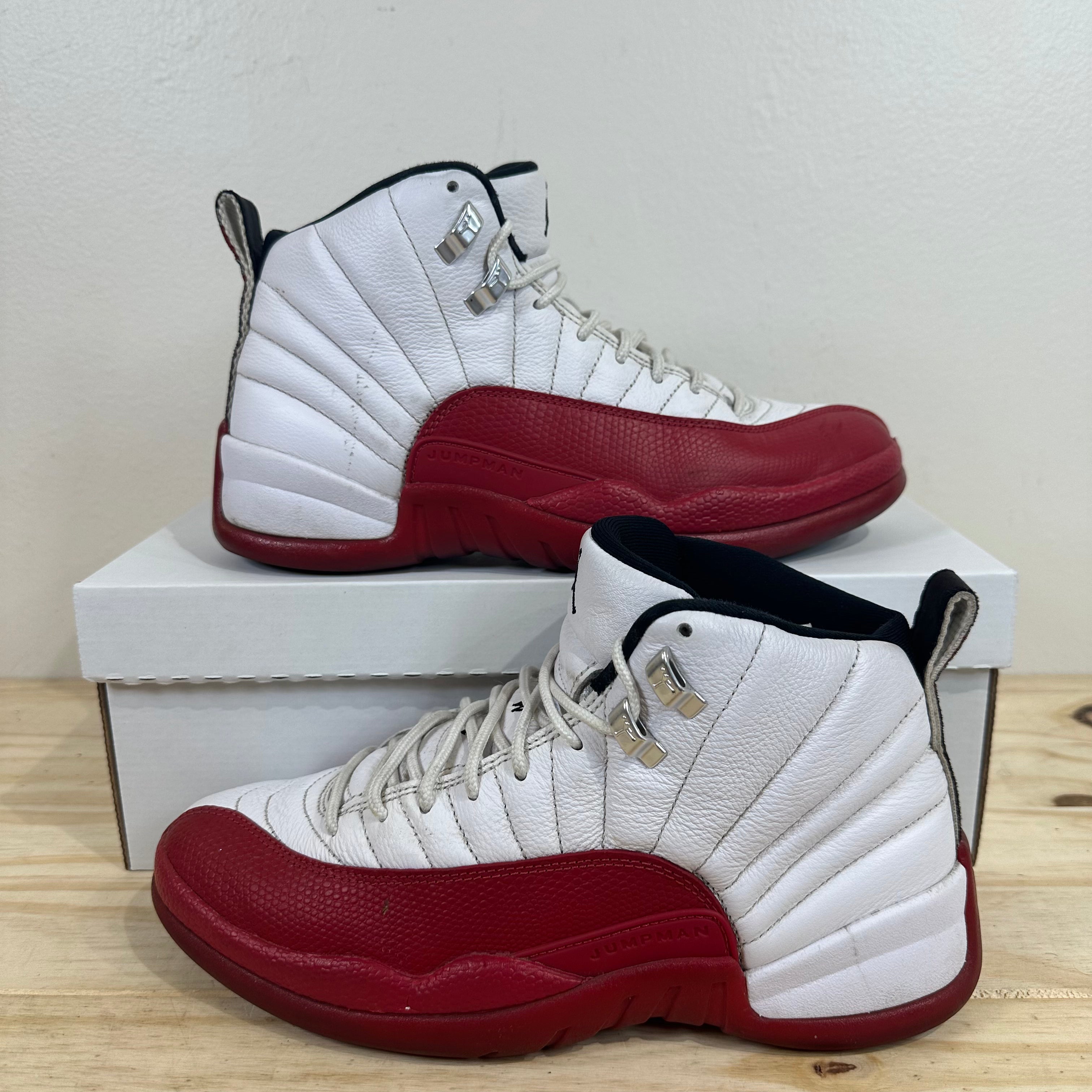 Air Jordan 12 Cherry Sz 8