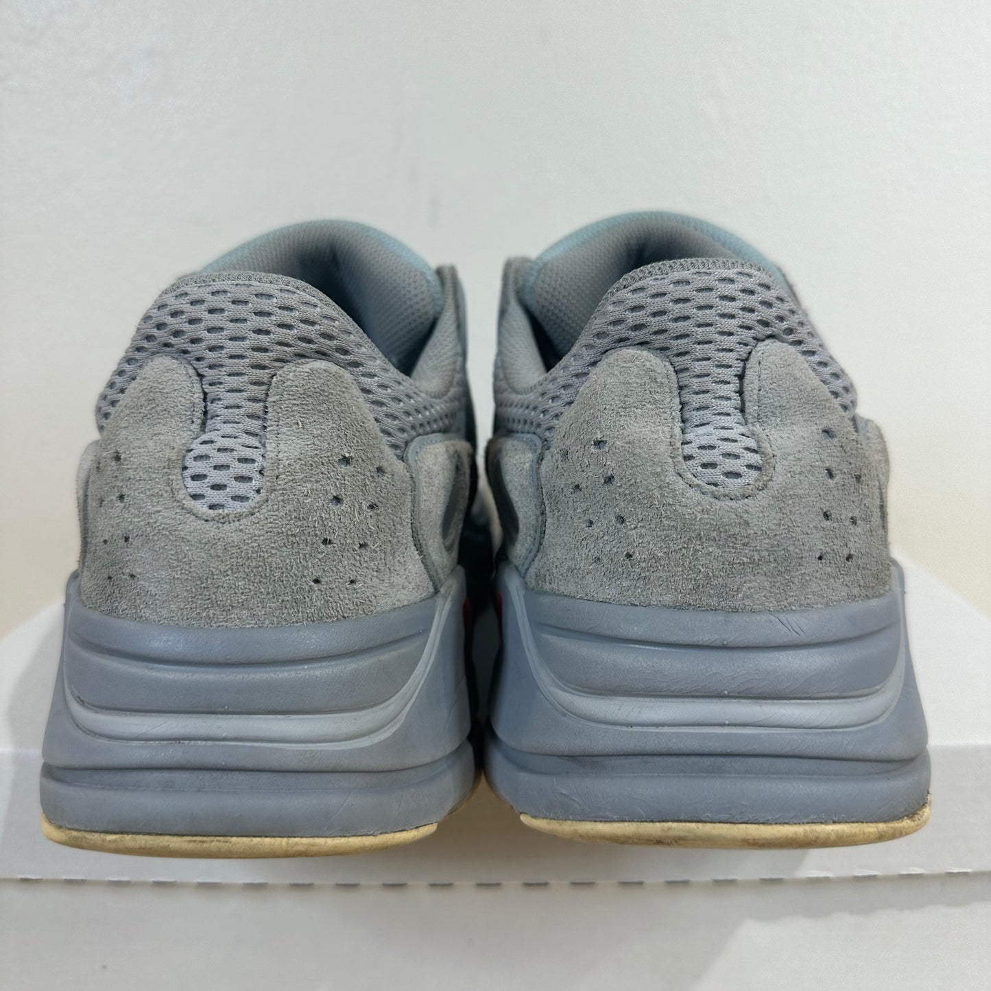 Adidas Yeezy 700 Inertia Sz 10.5