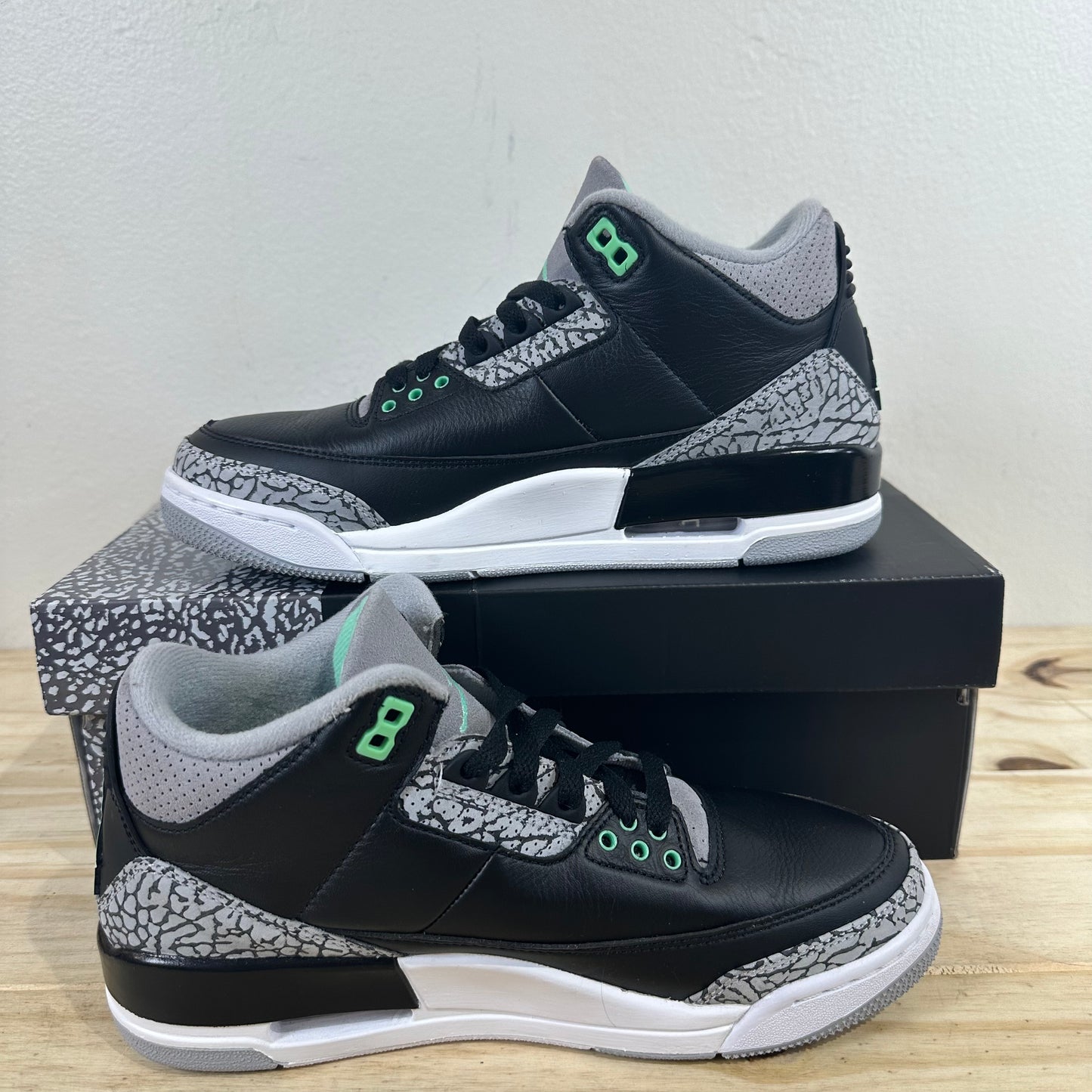 Air Jordan 3 Green Glow Sz 7