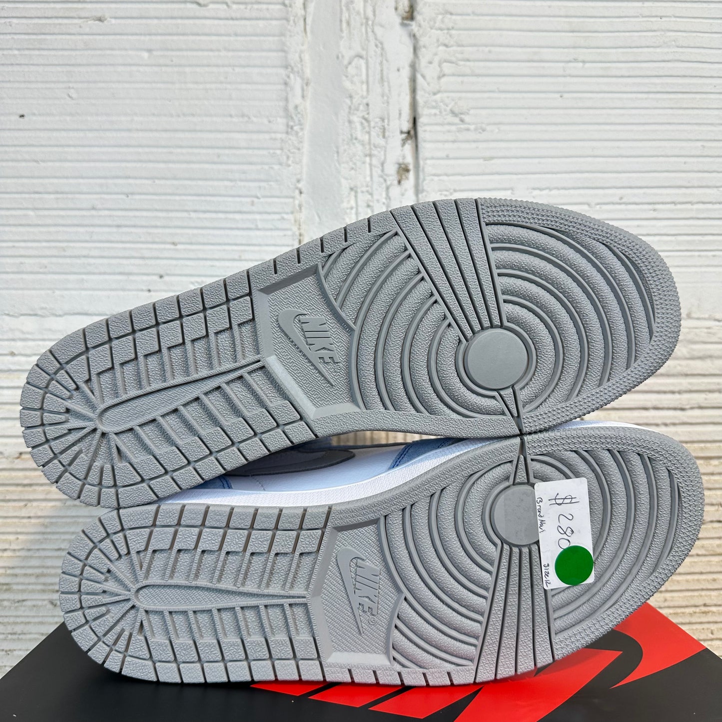 Air Jordan 1 High Hyper Royal Smoke Grey Sz 12 DS