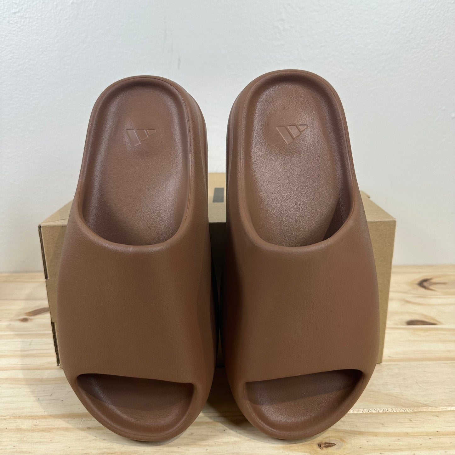 Adidas Yeezy Slide Flax Sz 9 DS