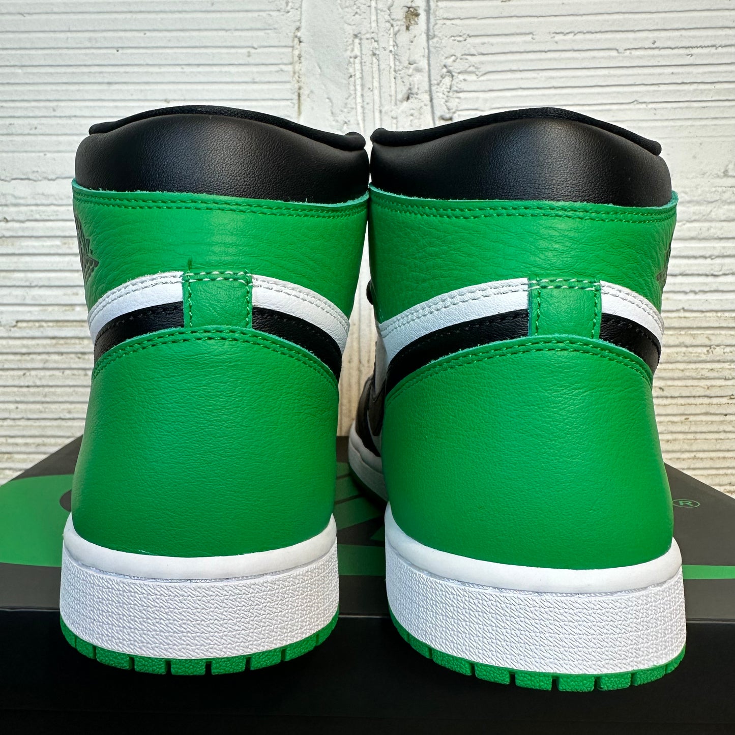 Air Jordan 1 High Lucky Green Sz 11