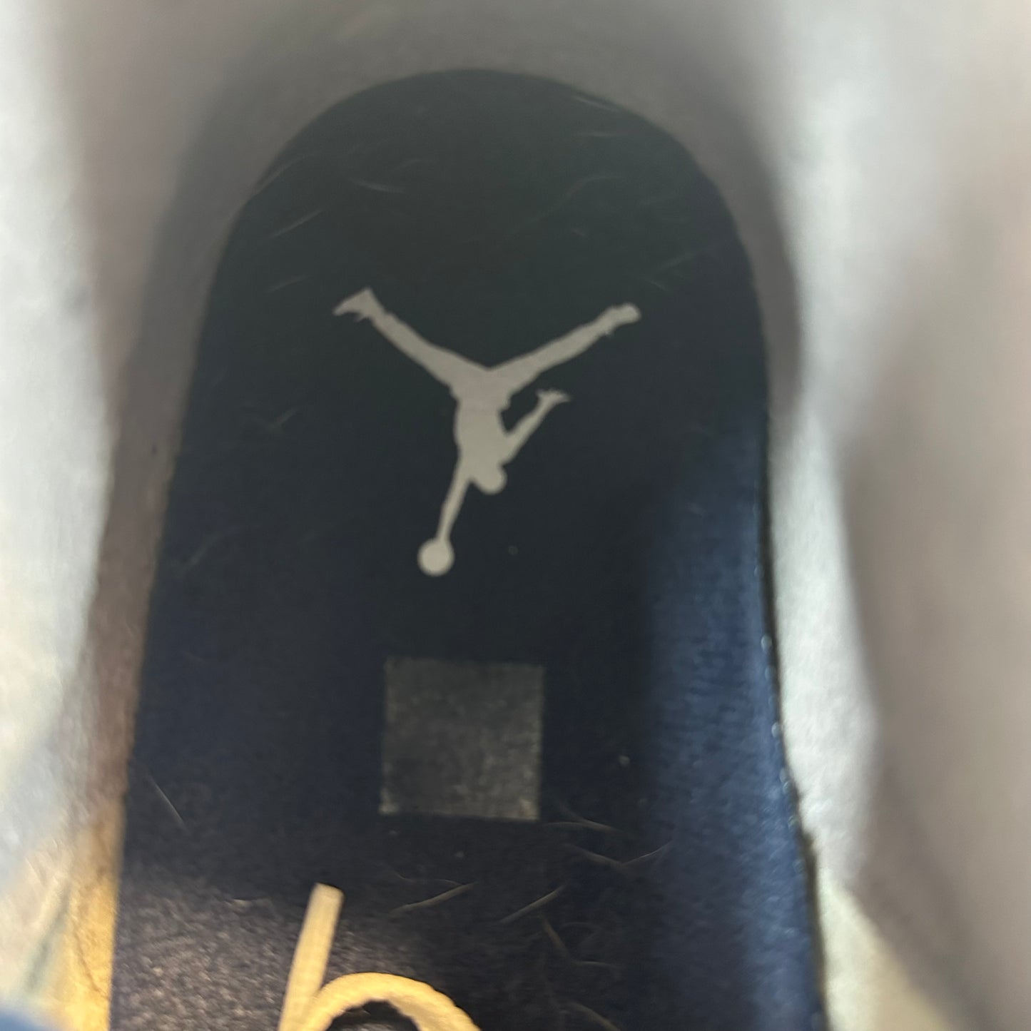 Air Jordan 3 Retro Midnight Navy Sz 9.5