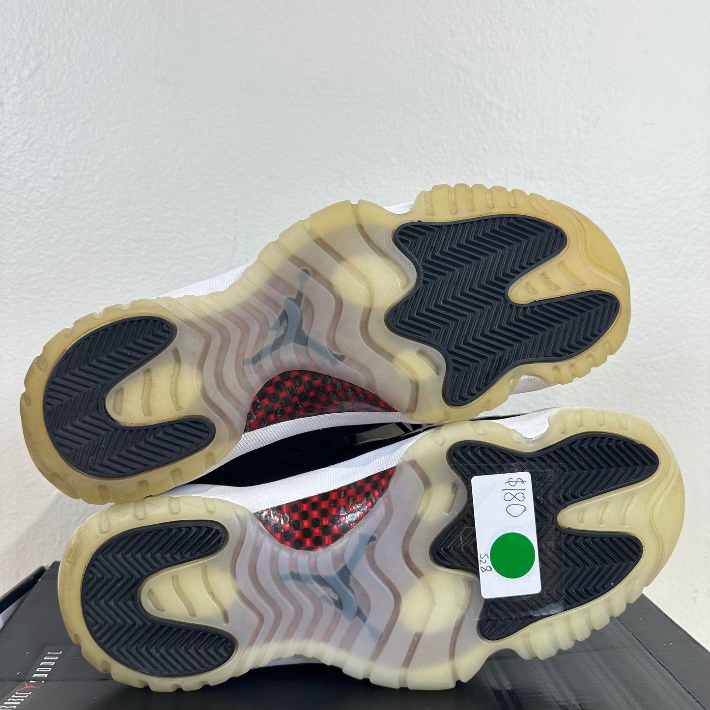Air Jordan 11 Retro 72-10 Sz 8