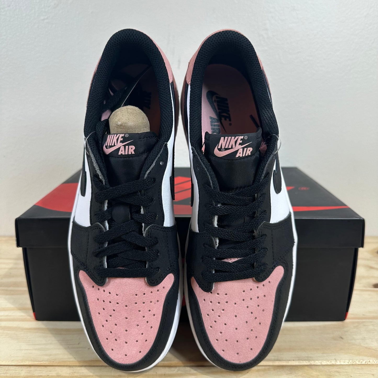 Air Jordan 1 Low Bleached Coral Sz 9.5 DS