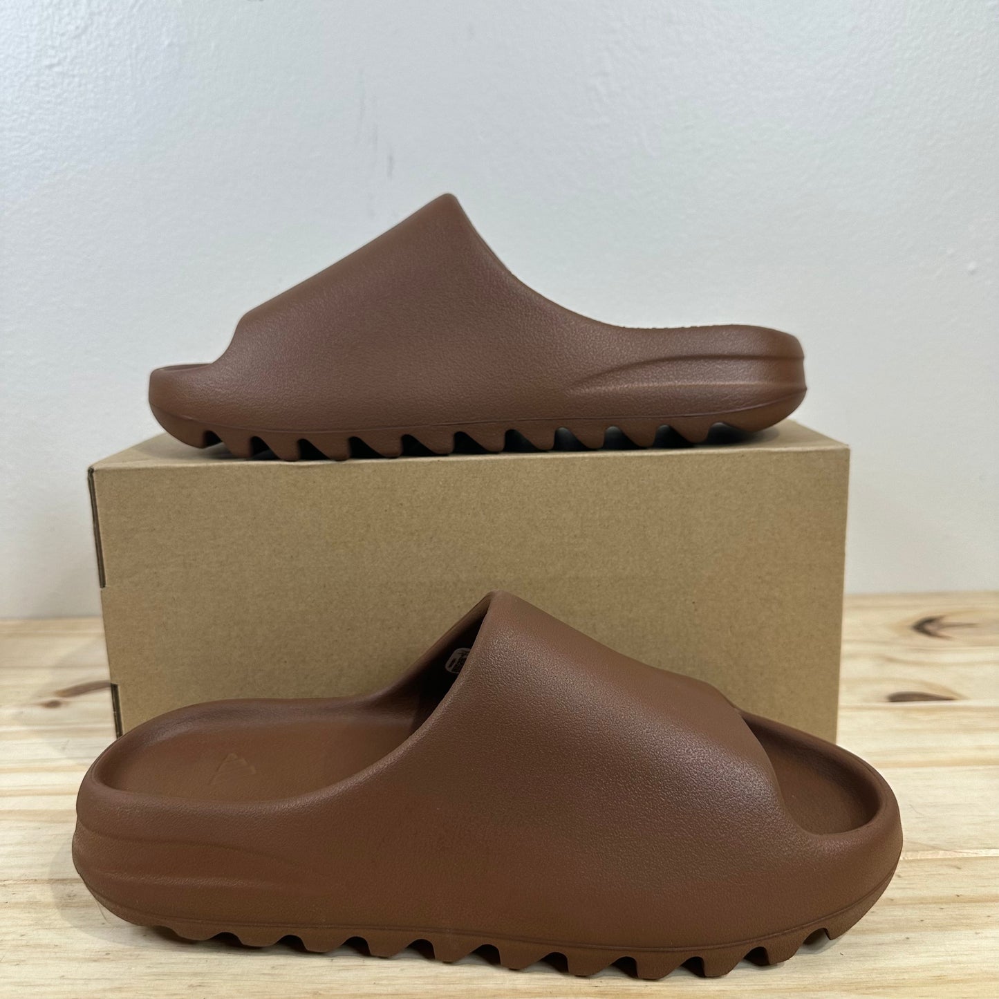 Adidas Yeezy Slide Flax Sz 9 DS