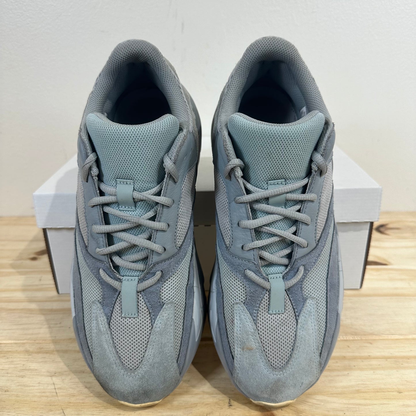 Adidas Yeezy 700 Inertia Sz 10.5