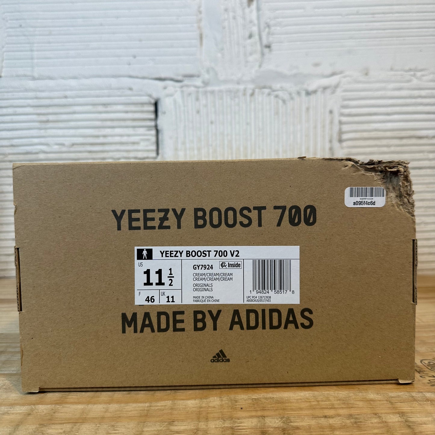 Adidas Yeezy Boost 700 V2 Cream Sz 11.5
