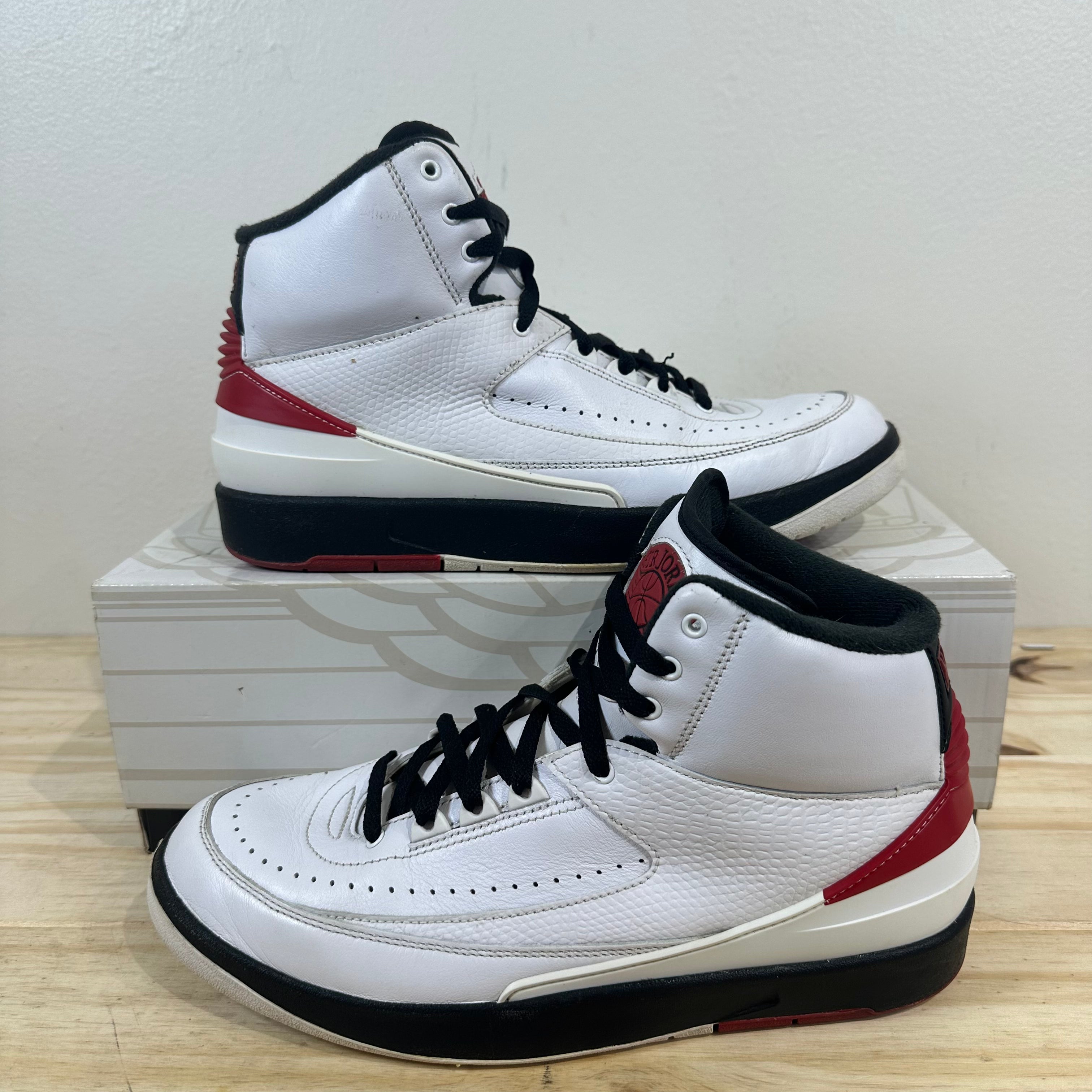 Air Jordan 2 Retro OG Chicago (2022) Sz 9.5