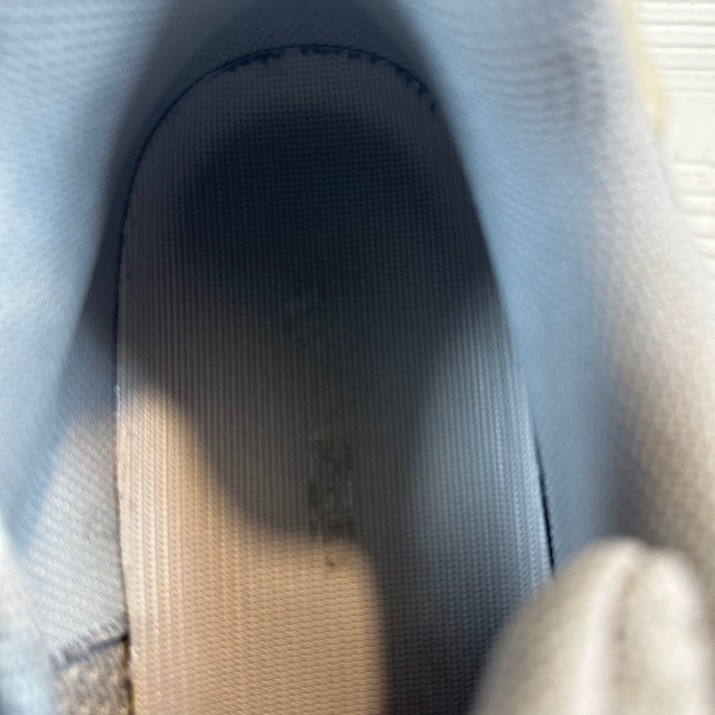 Adidas Yeezy Boost 700 V2 Cream Sz 11.5