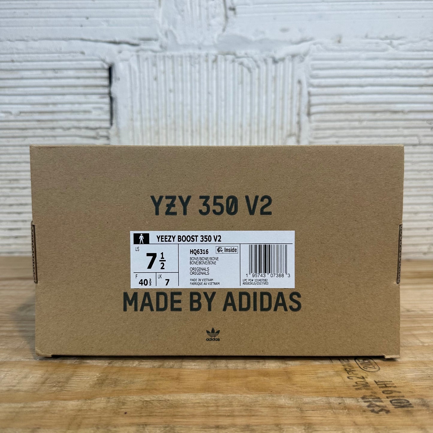 Adidas Yeezy Boost 350 V2 Bone Sz 7.5 DS
