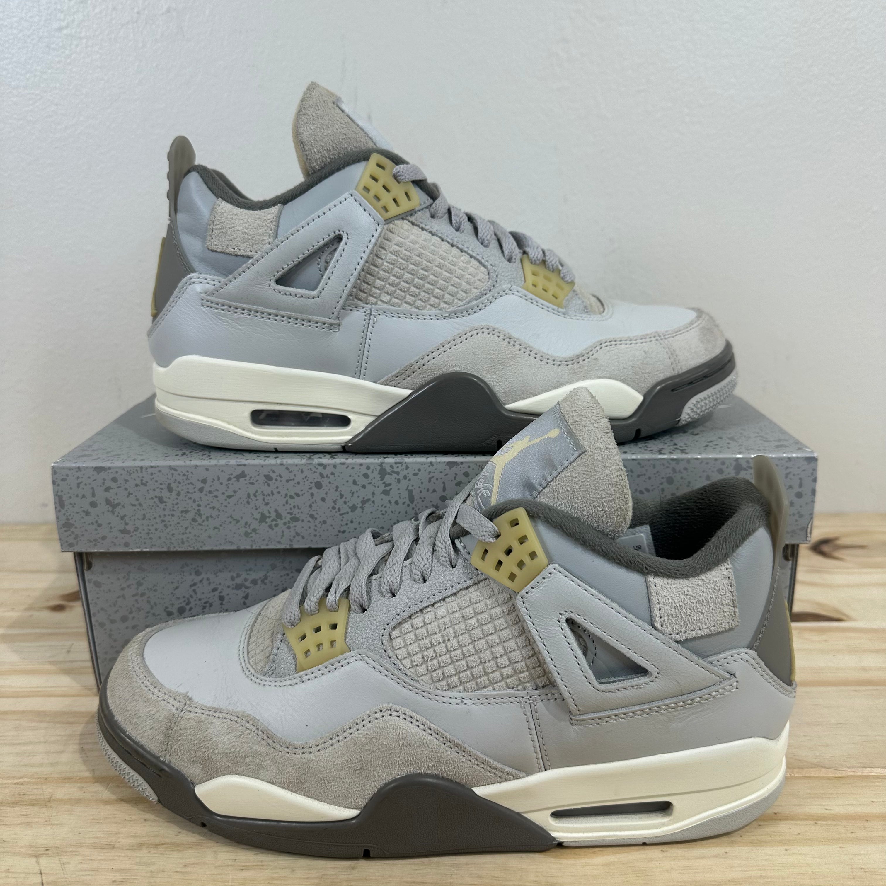 Air Jordan 4 Retro SE Craft Photon Dust Sz 9