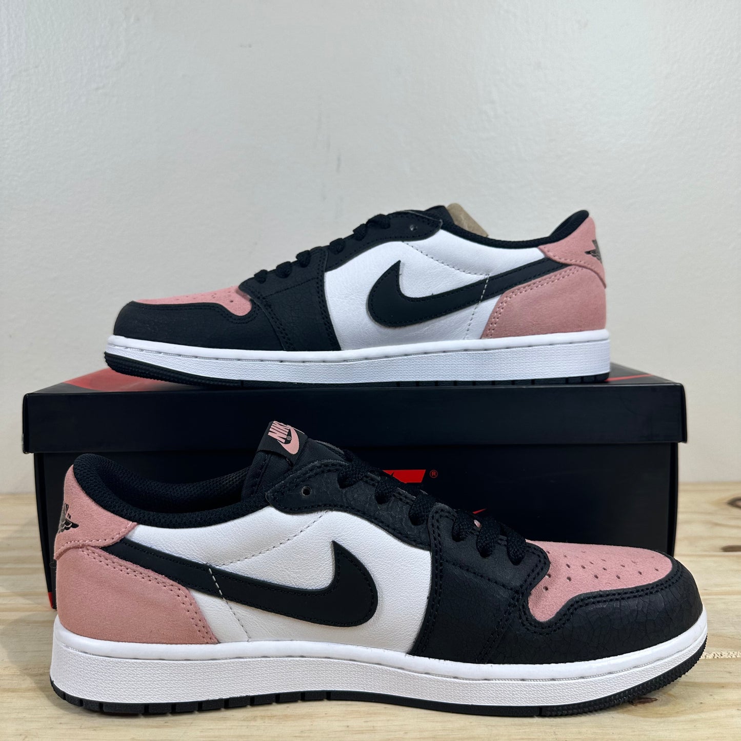 Air Jordan 1 Low Bleached Coral Sz 9.5 DS