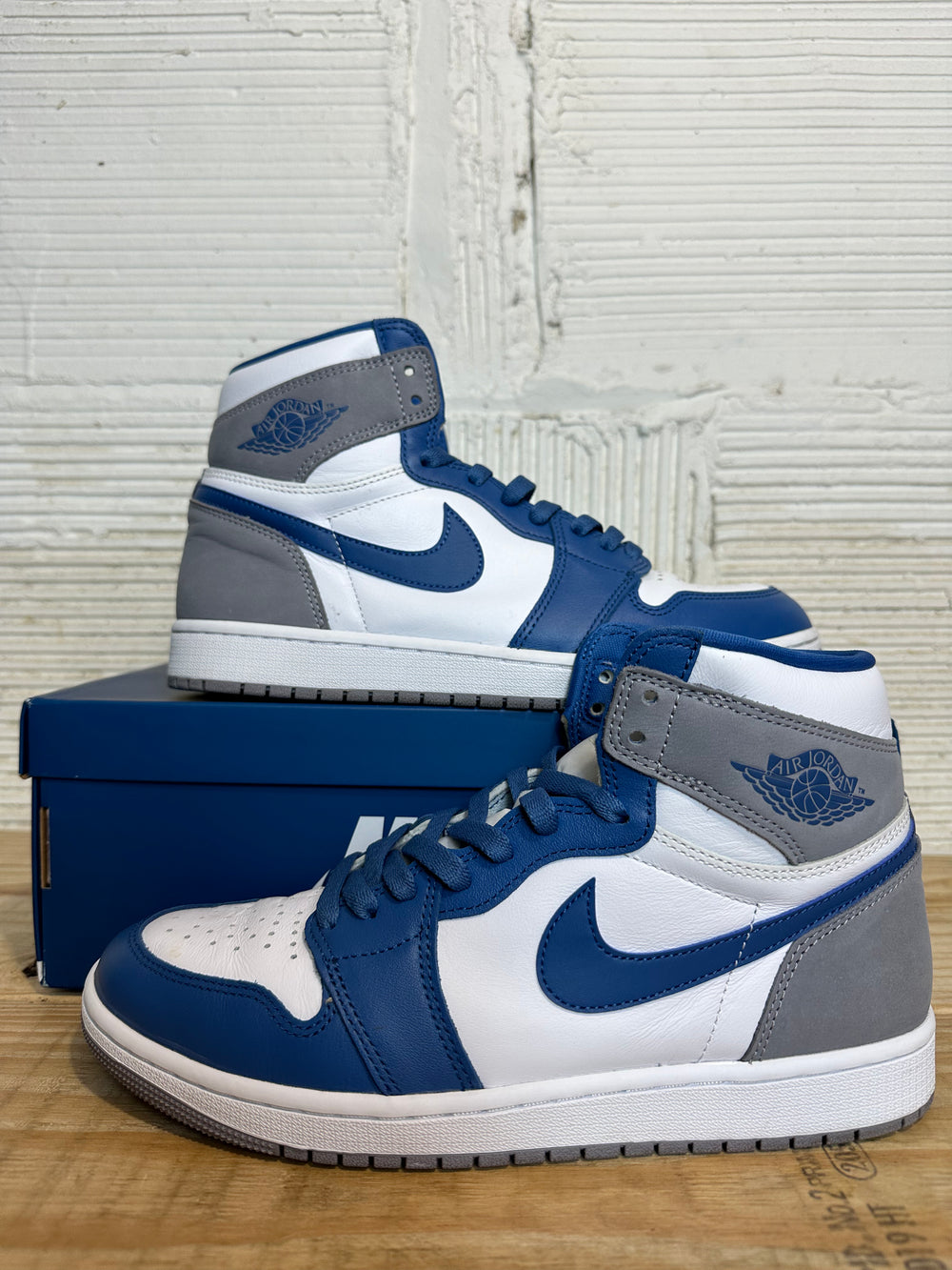 Air Jordan 1 High True Blue Sz 9.5