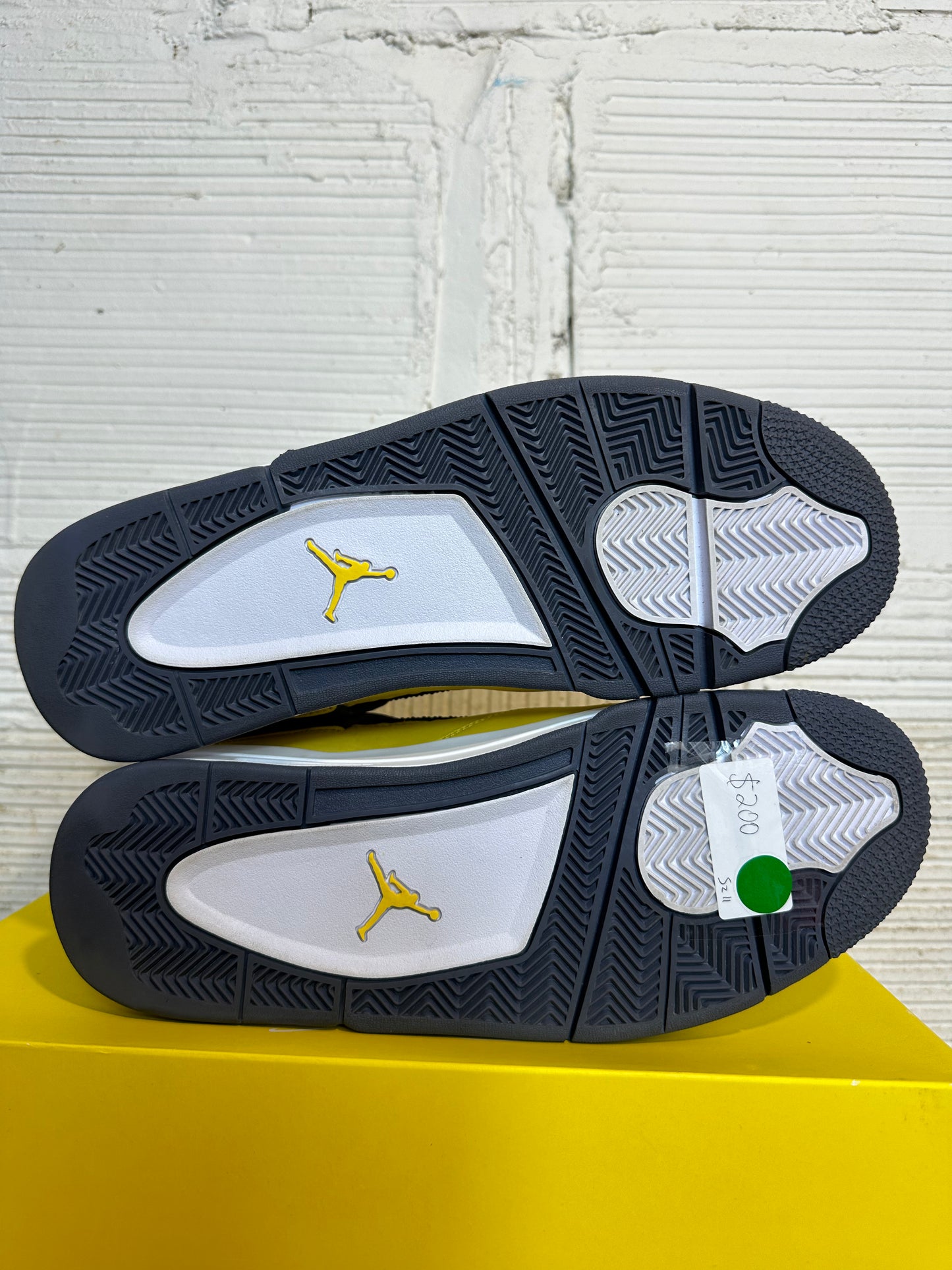 Air Jordan 4 Lightning Sz 11