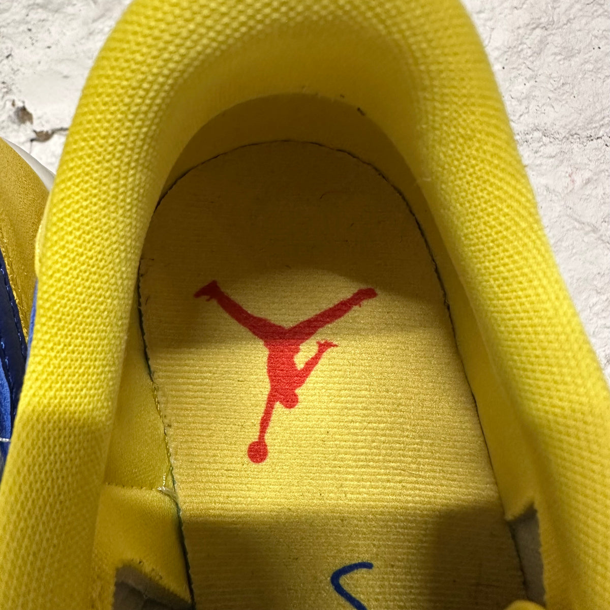 Air Jordan 1 Low Travis Scott Canary Sz 8 (9.5W)