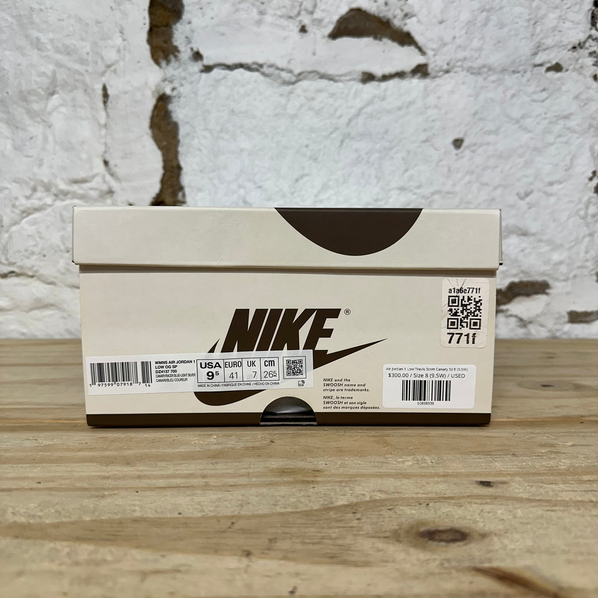 Air Jordan 1 Low Travis Scott Canary Sz 8 (9.5W)