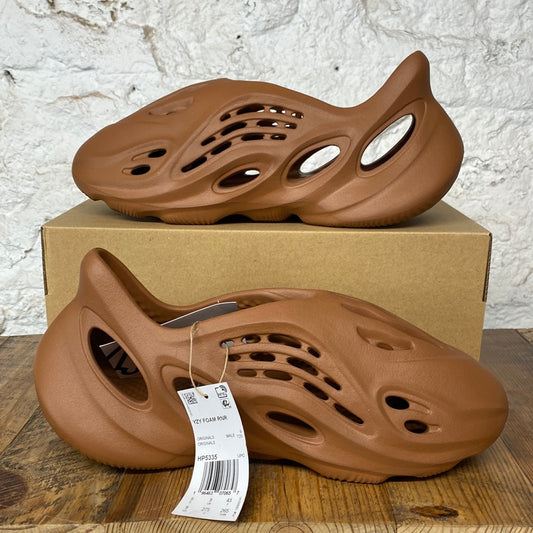 Yeezy Foam RNNR Clay Red Sz 9 DS