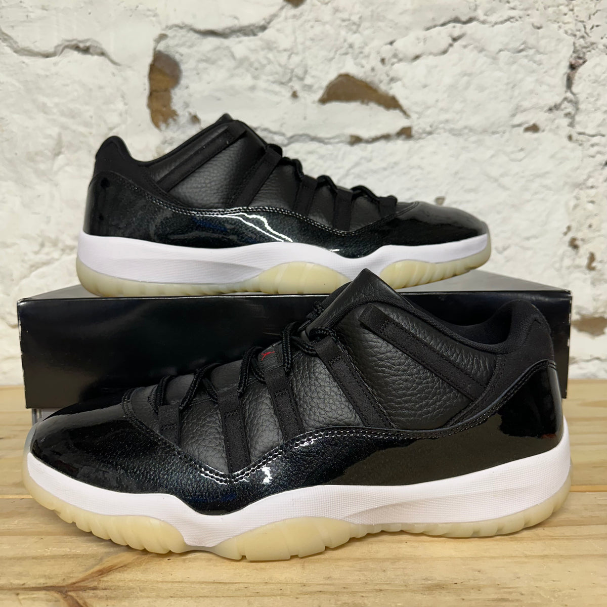 Air Jordan 11 Low 72-10 Sz 14