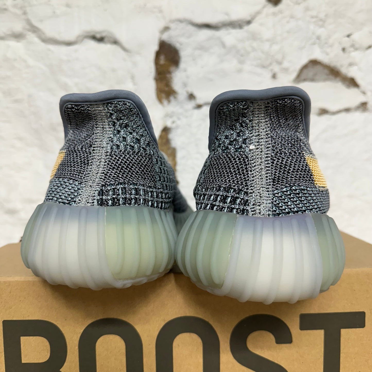 Yeezy 350 V2 Ash Blue Sz 10 DS