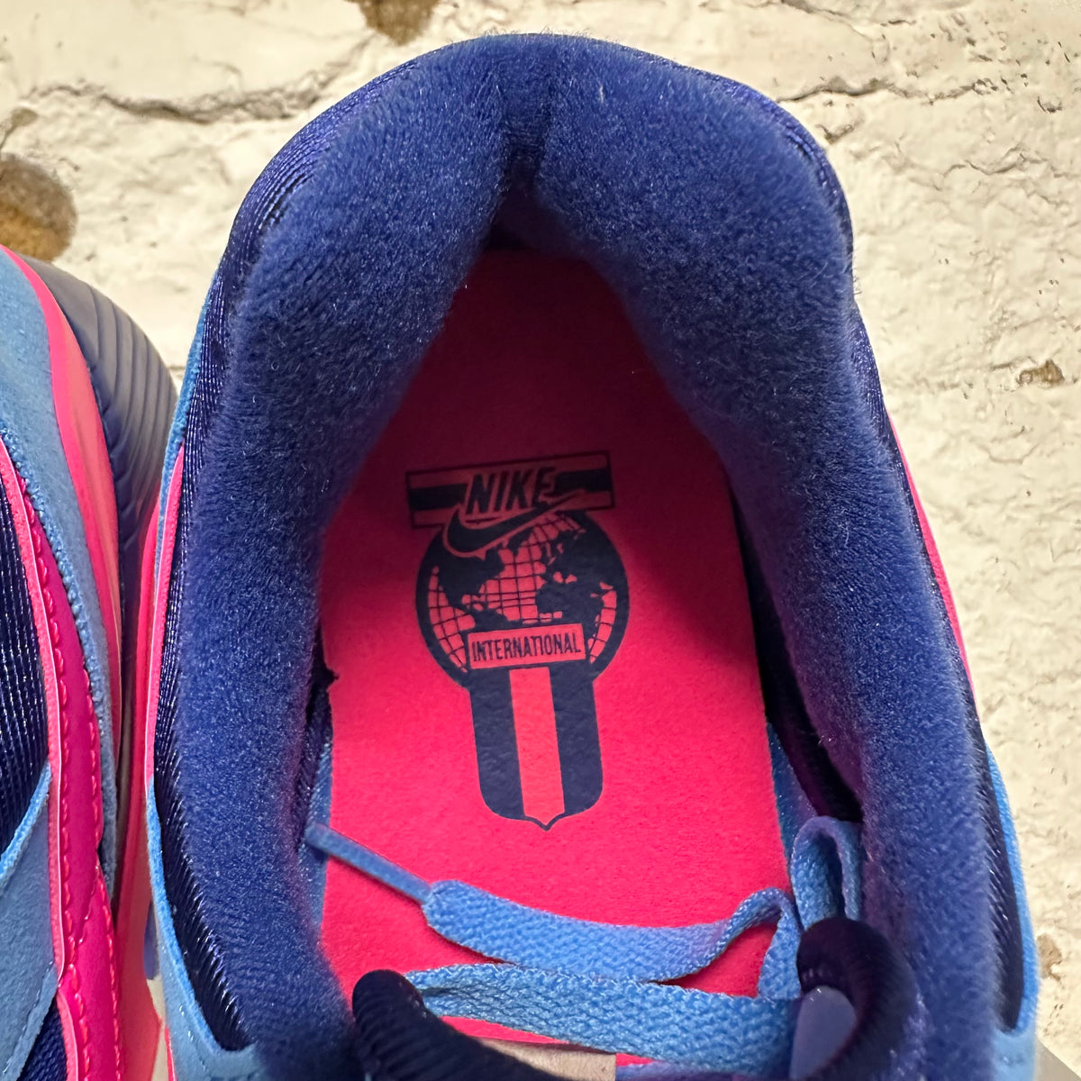 Nike Air Max 180 University Blue Hyper Pink Sz 10.5 DS