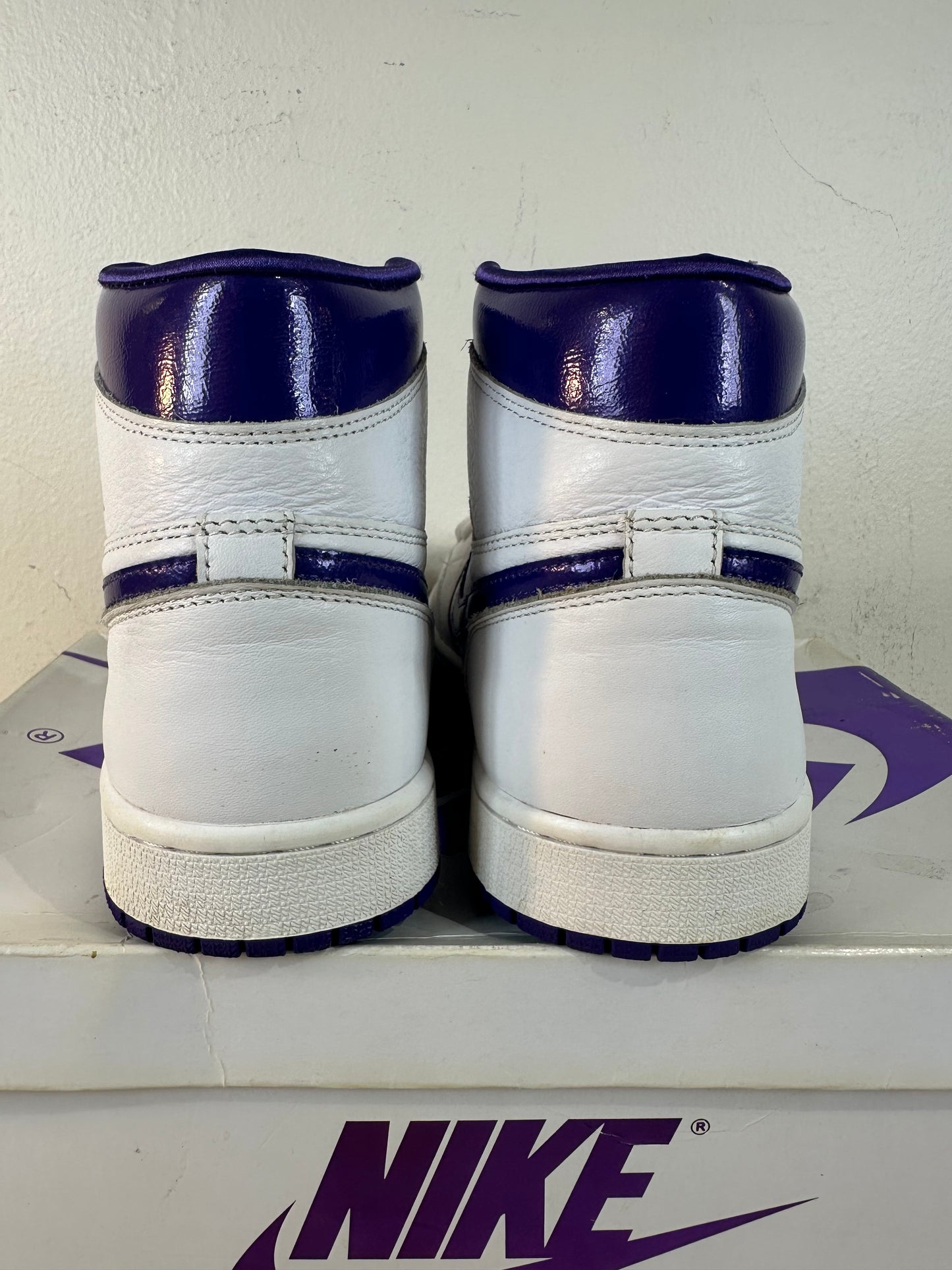 Air Jordan 1 High Court Purple Sz 9.5 (11W)
