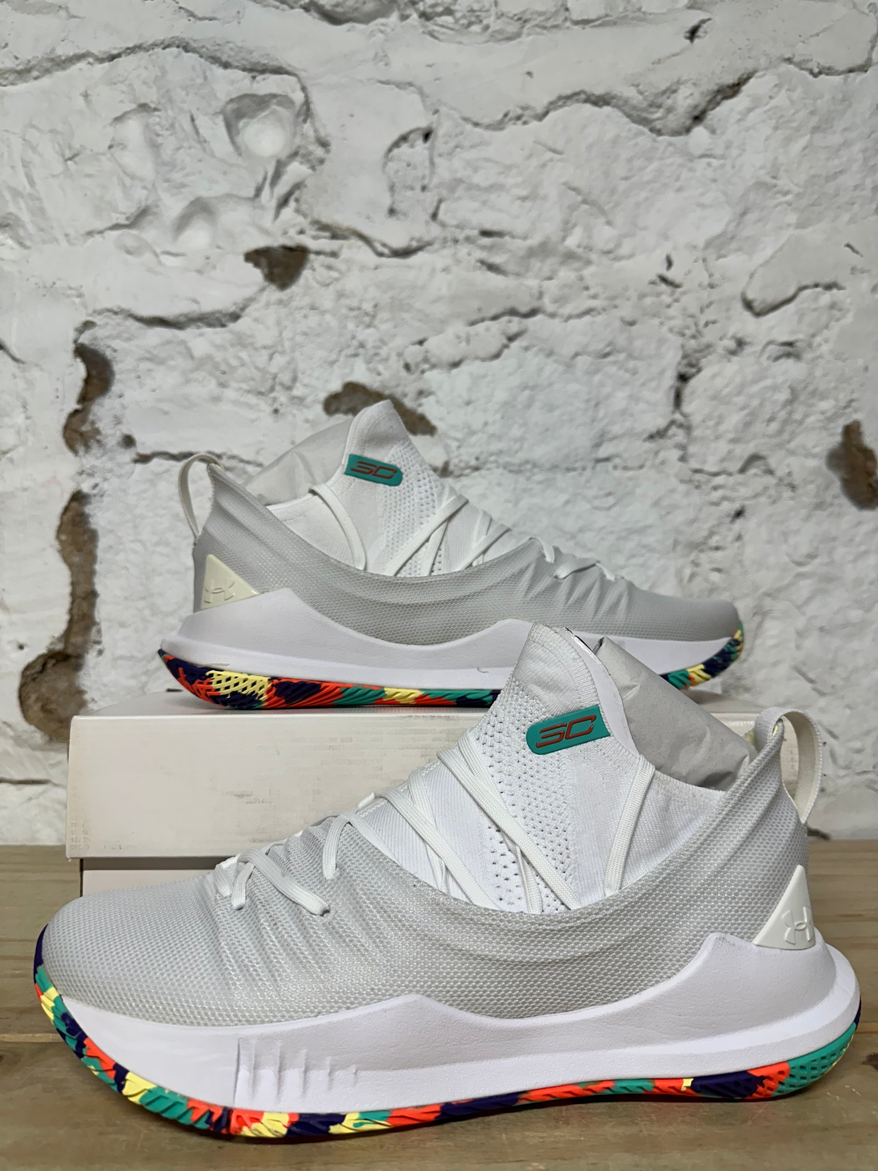curry 5 white confetti