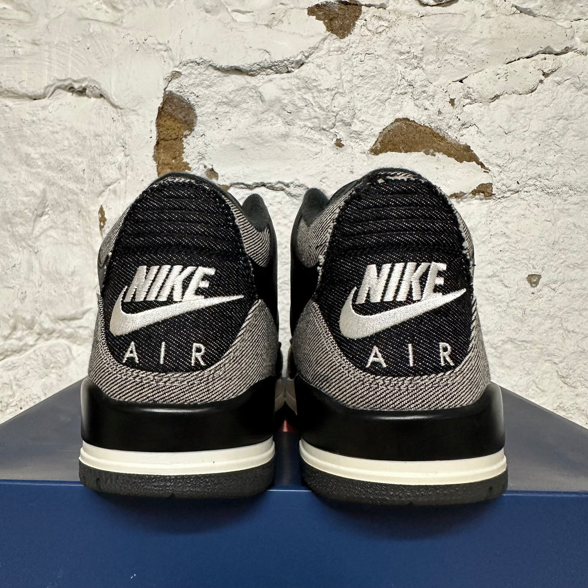 Air Jordan 3 Levi's Black Sz 9