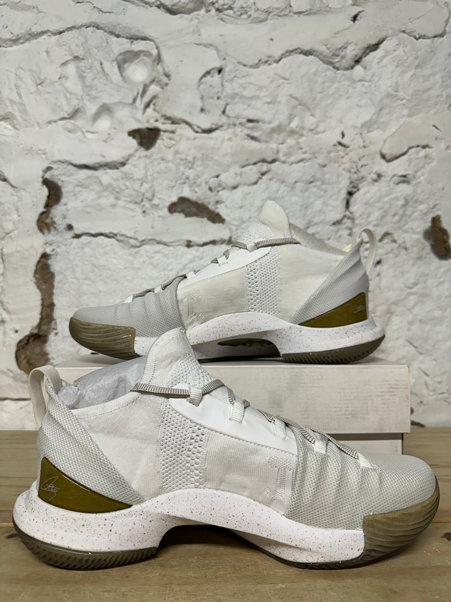 Under Armour Curry 5 Championship Pack Sz 10.5 DS