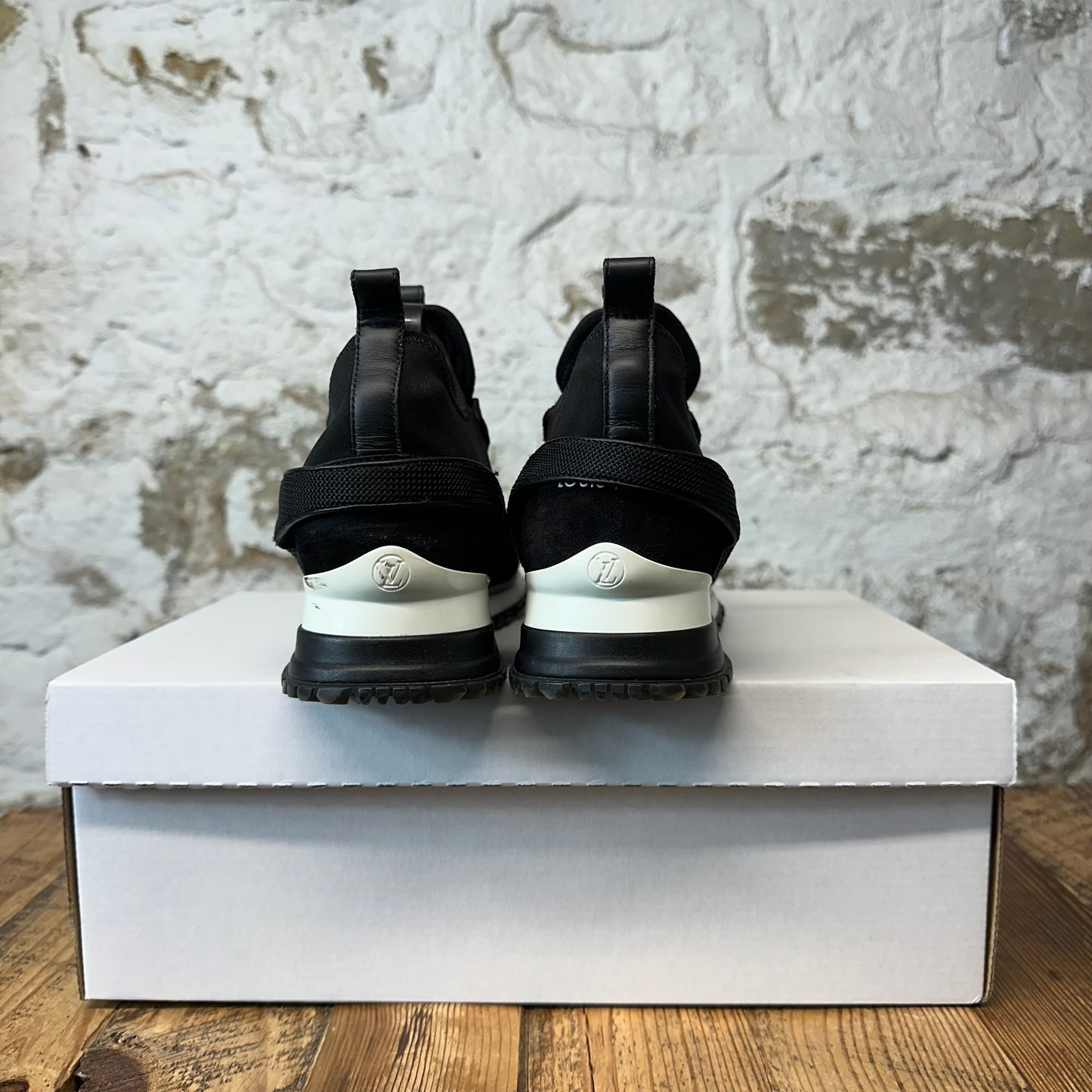 Louis Vuitton Black White Runaway Sneaker Sz 6.5 (39)