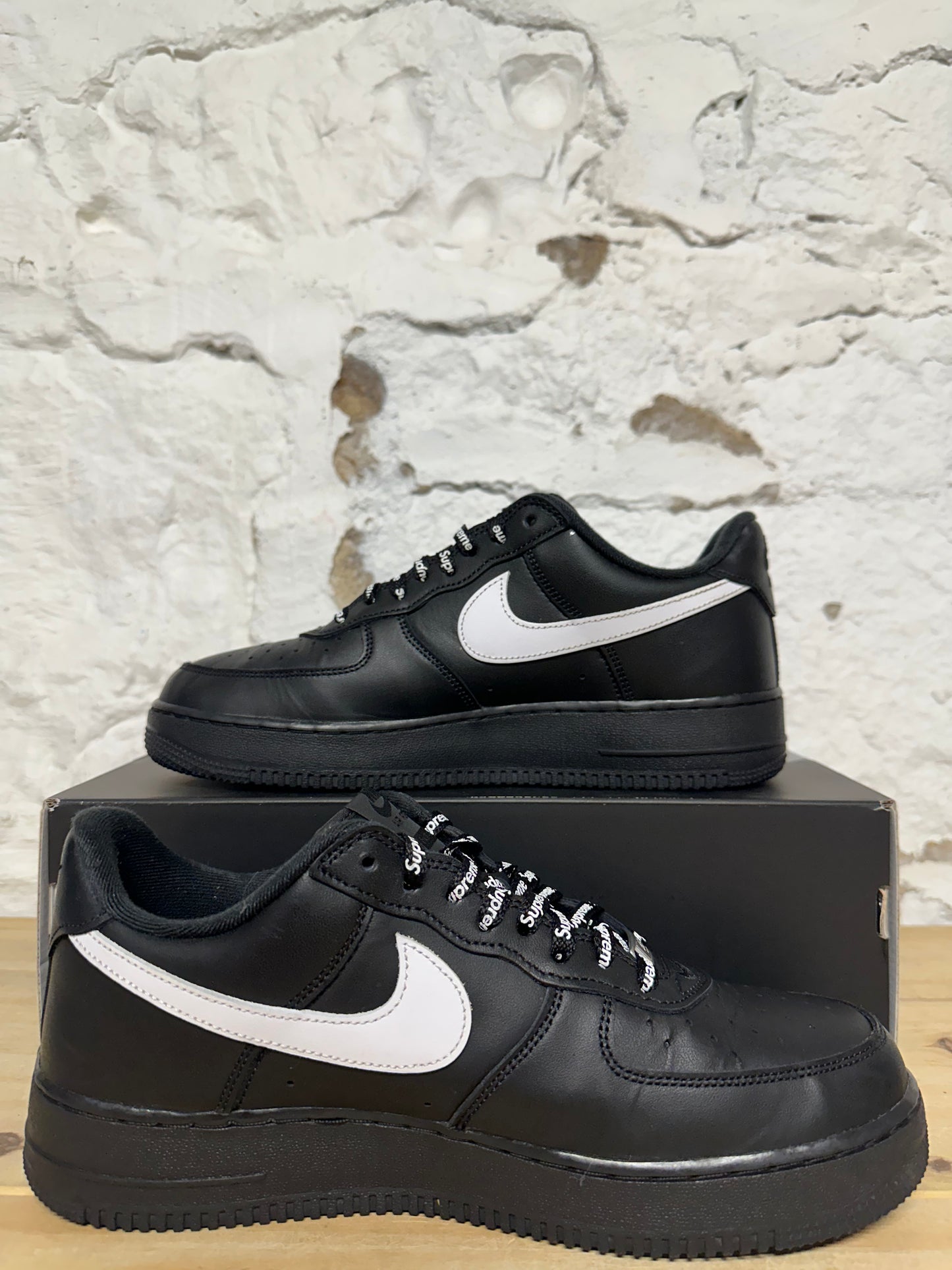 Nike AF1 Supreme Black White Sz 9.5