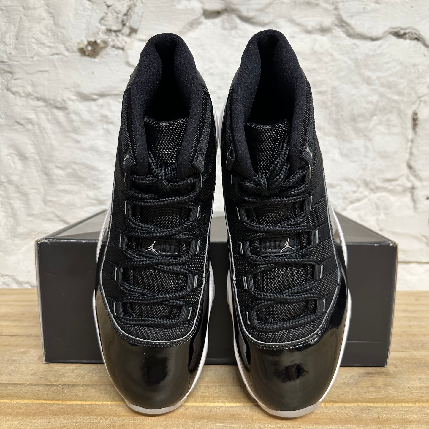 Air Jordan 11 High Jubilee Sz 9 DS