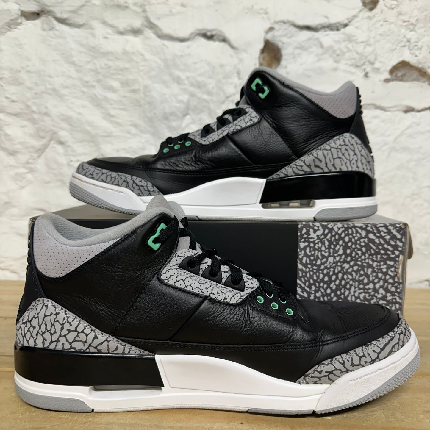 Air Jordan 3 Green Glow Sz 12