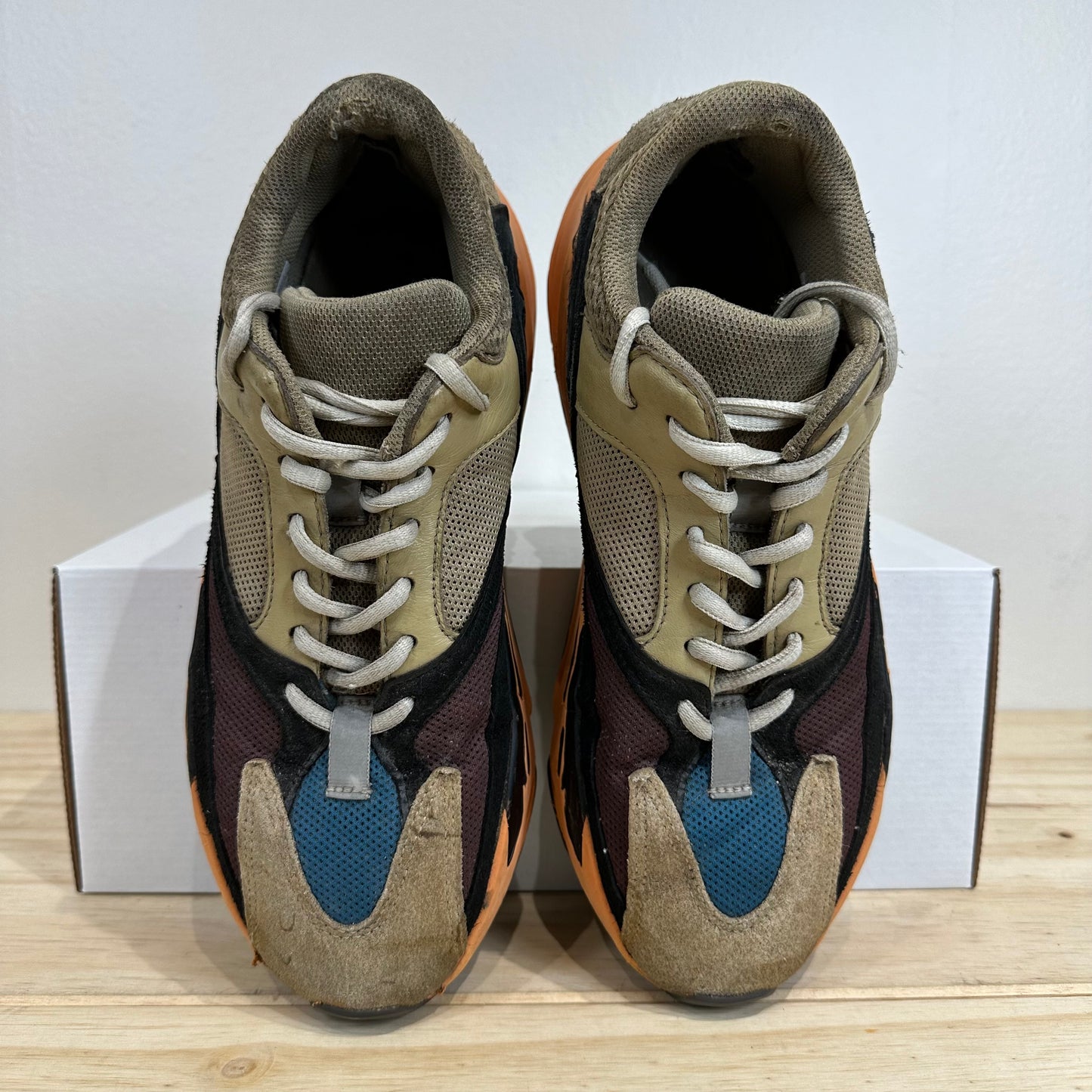 Yeezy 700 Enflame Amber Sz 9.5