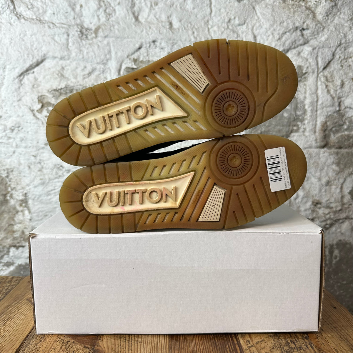 Louis Vuitton Graphite Trainer Sneaker Sz 9.5 (8LV)