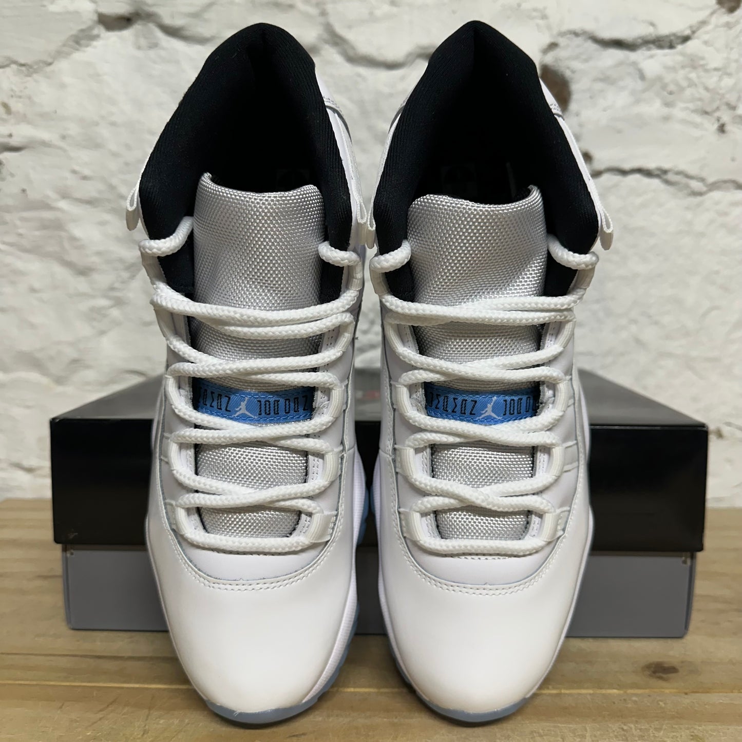 Air Jordan 11 High Legend Blue Sz 8 DS