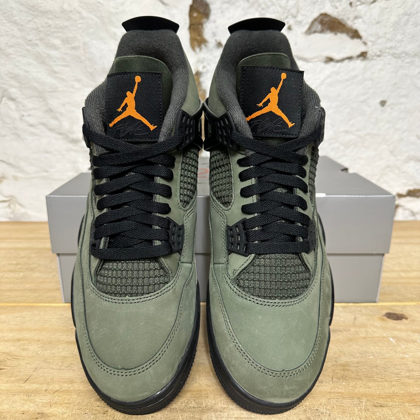 Air Jordan 4 Undefeated Sz 10.5 DS