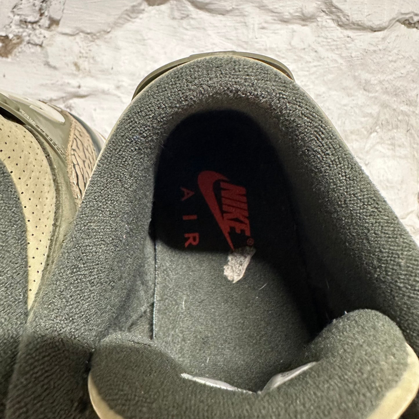 Air Jordan 3 Family Affair Sz 9