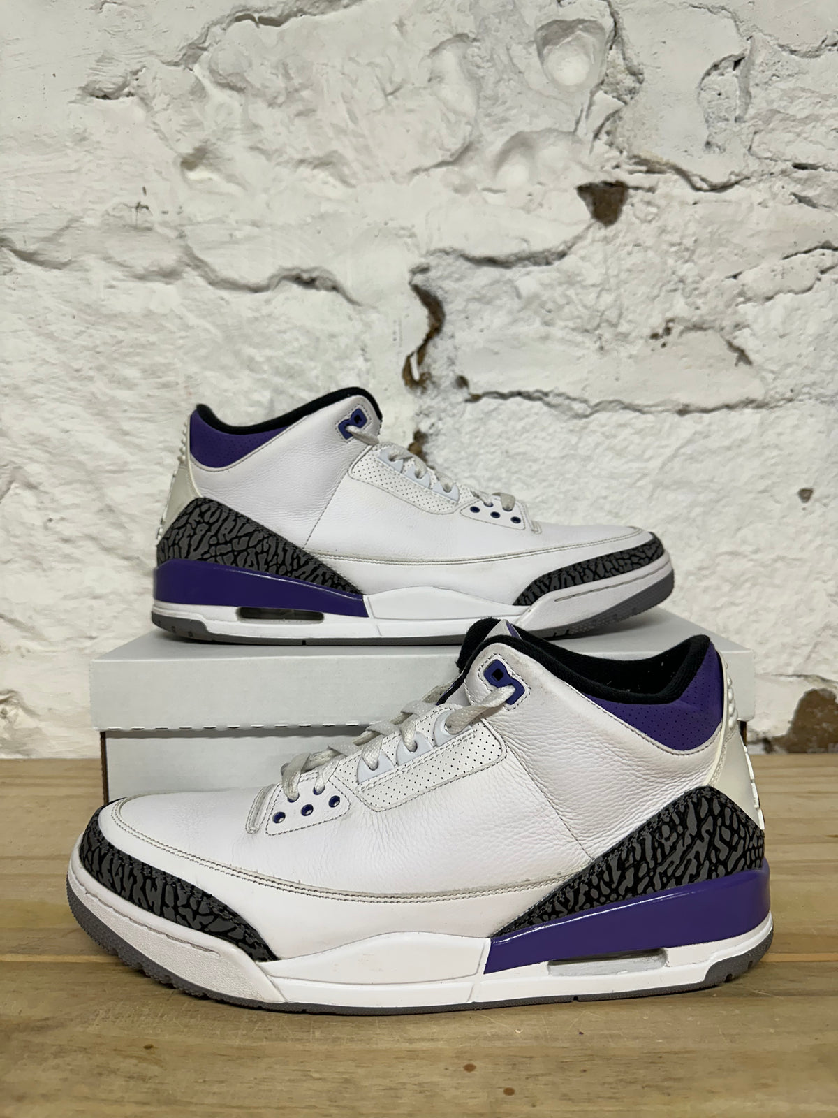 Air Jordan 3 Retro ‘Dark Iris’ White Purple Size 10.5 Sneakers Release – Jordan 3 Retro “Court Purple&  main image 2
