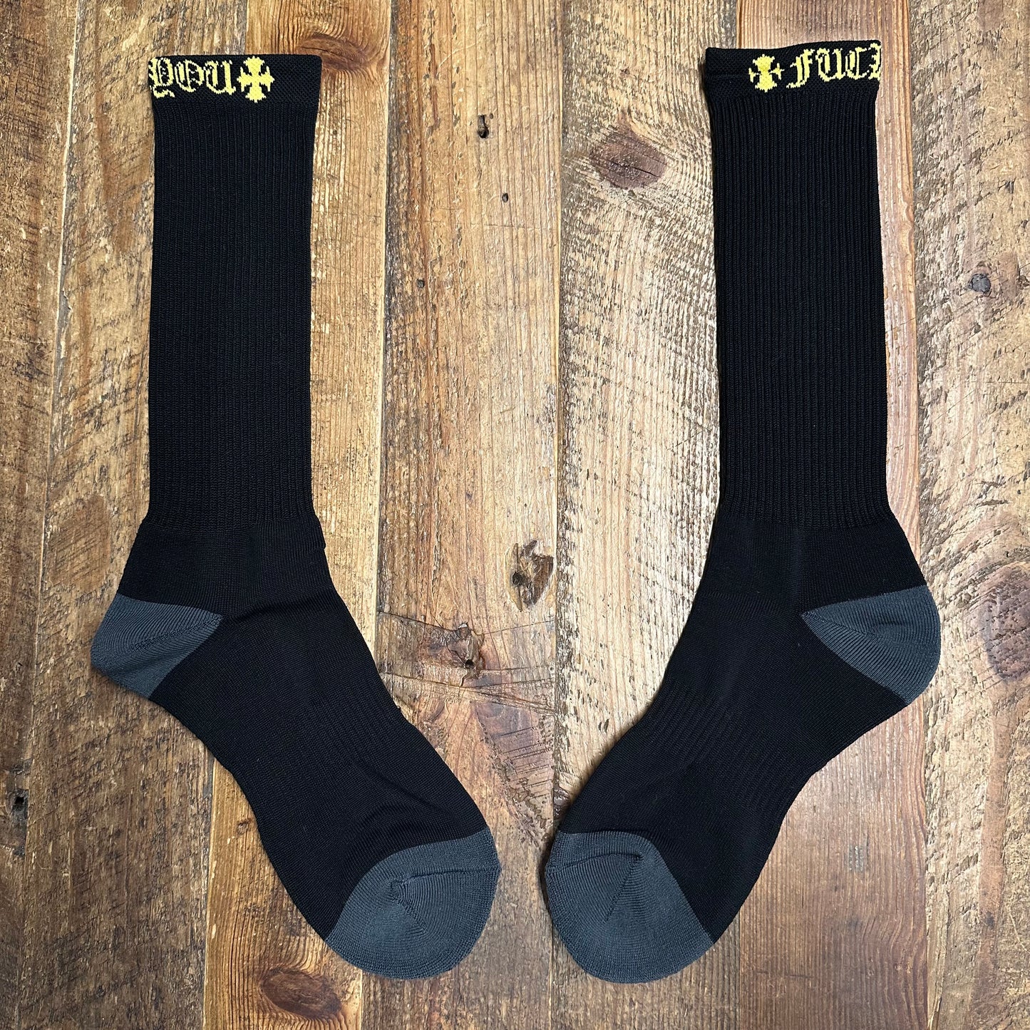 Chrome Hearts Yellow Spell Black Socks DS