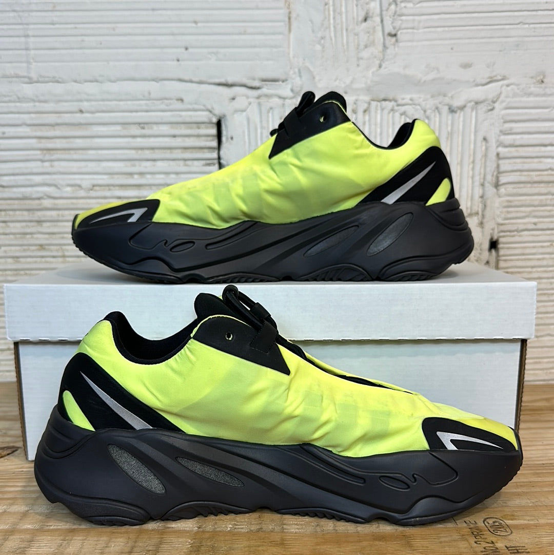 Yeezy 700 MNVN Phosphor Sz 8.5