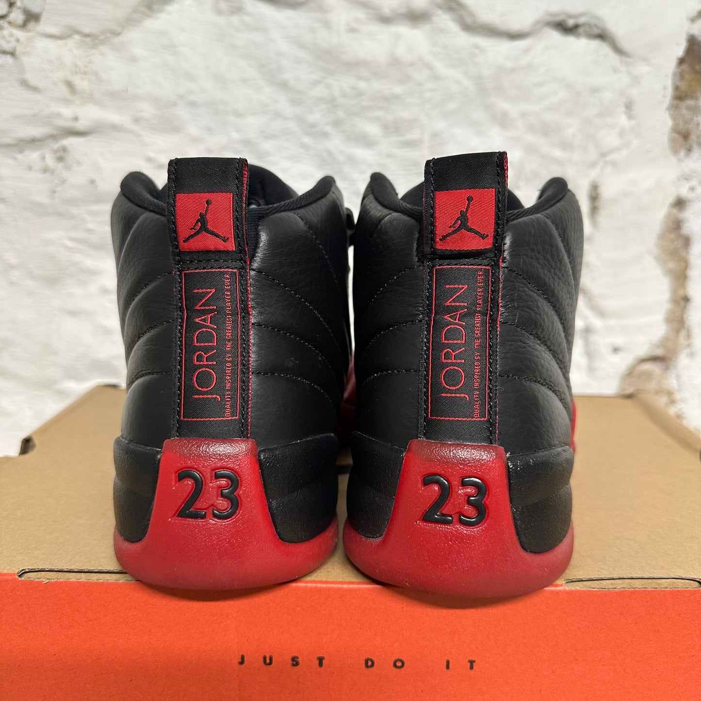 Air Jordan 12 Flu Game Sz 8