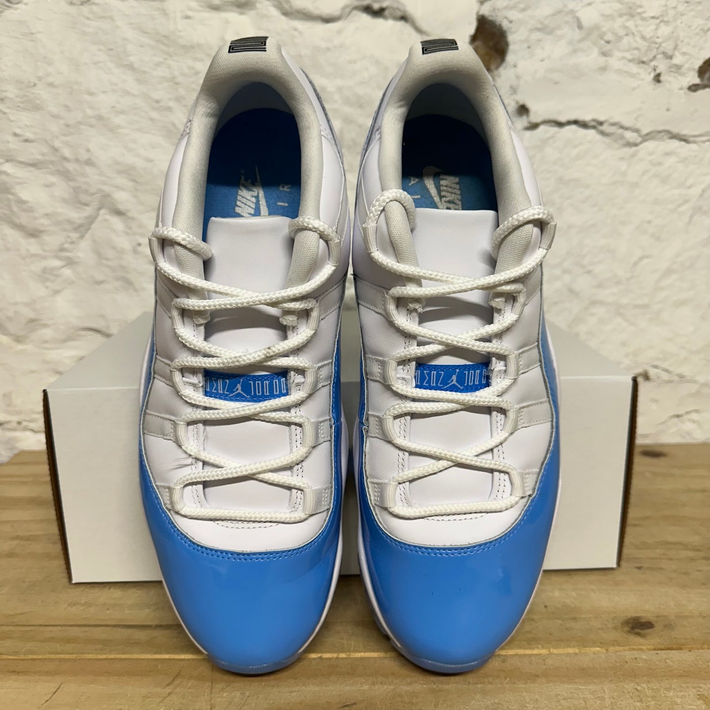 Air Jordan 11 Low University Blue Sz 11.5