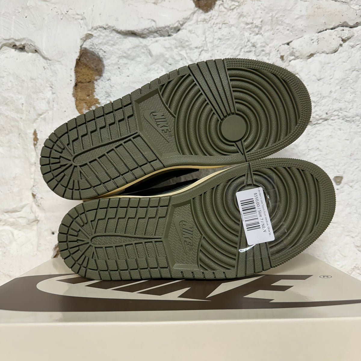Air Jordan 1 Low Travis Scott Medium Olive Sz 7 DS