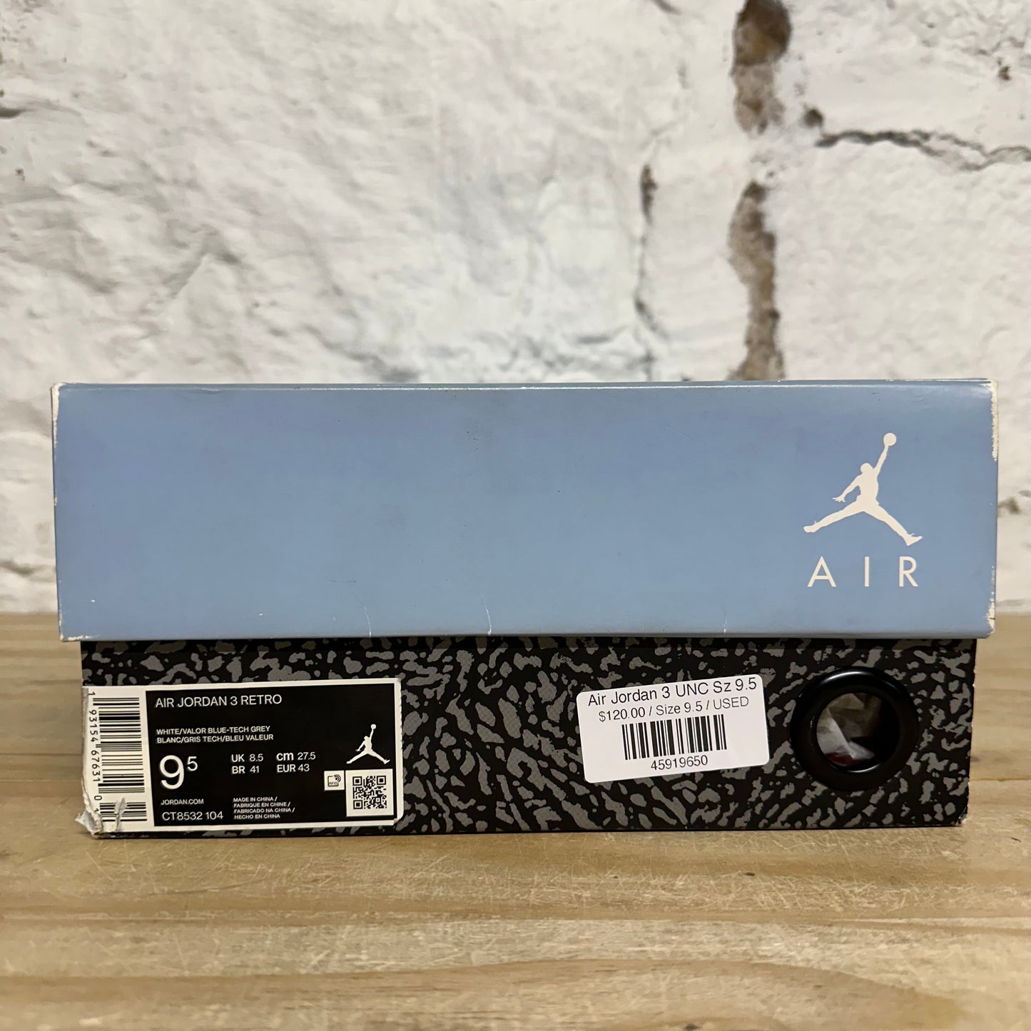 Air Jordan 3 UNC Sz 9.5