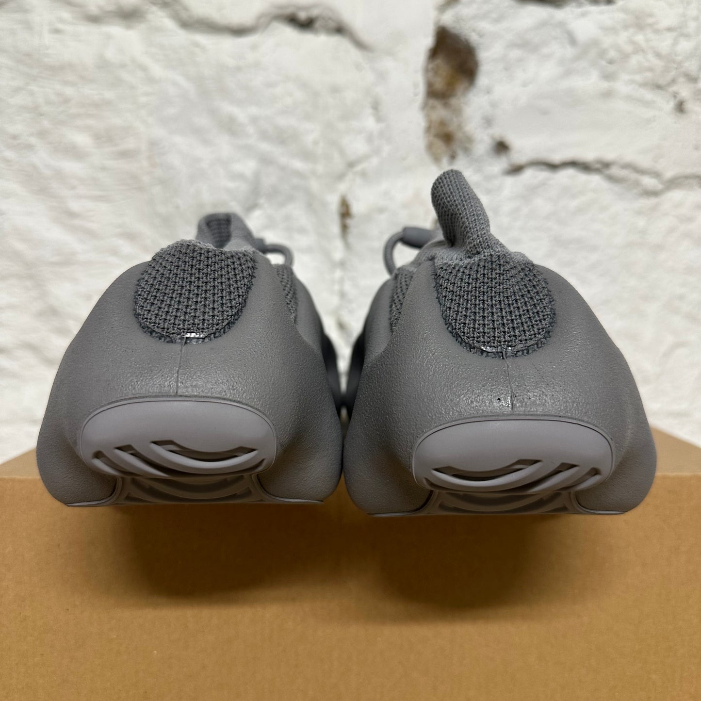 Yeezy 450 Stone Grey Sz 8 DS
