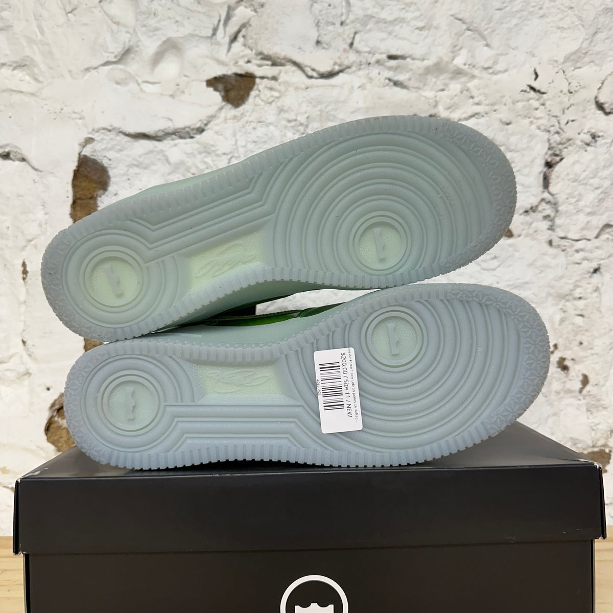 Nike Air Force 1 Low Lebron James LA Voltage Green Sz 11 DS